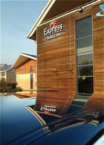 Express by Holiday Inn